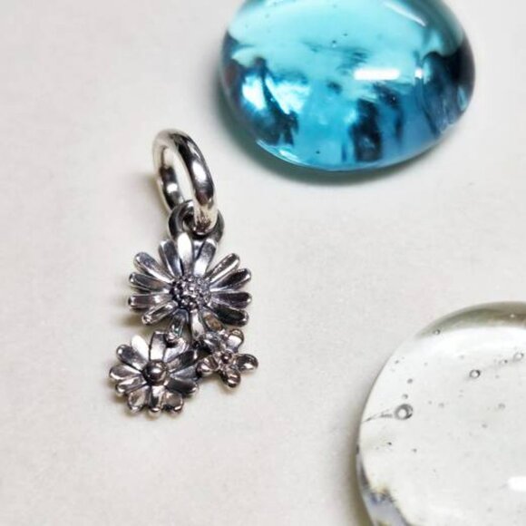 Authentic Pandora Daisy Flower Bouquet Dangle Charm Sterling Silver Pendant - Picture 5 of 5